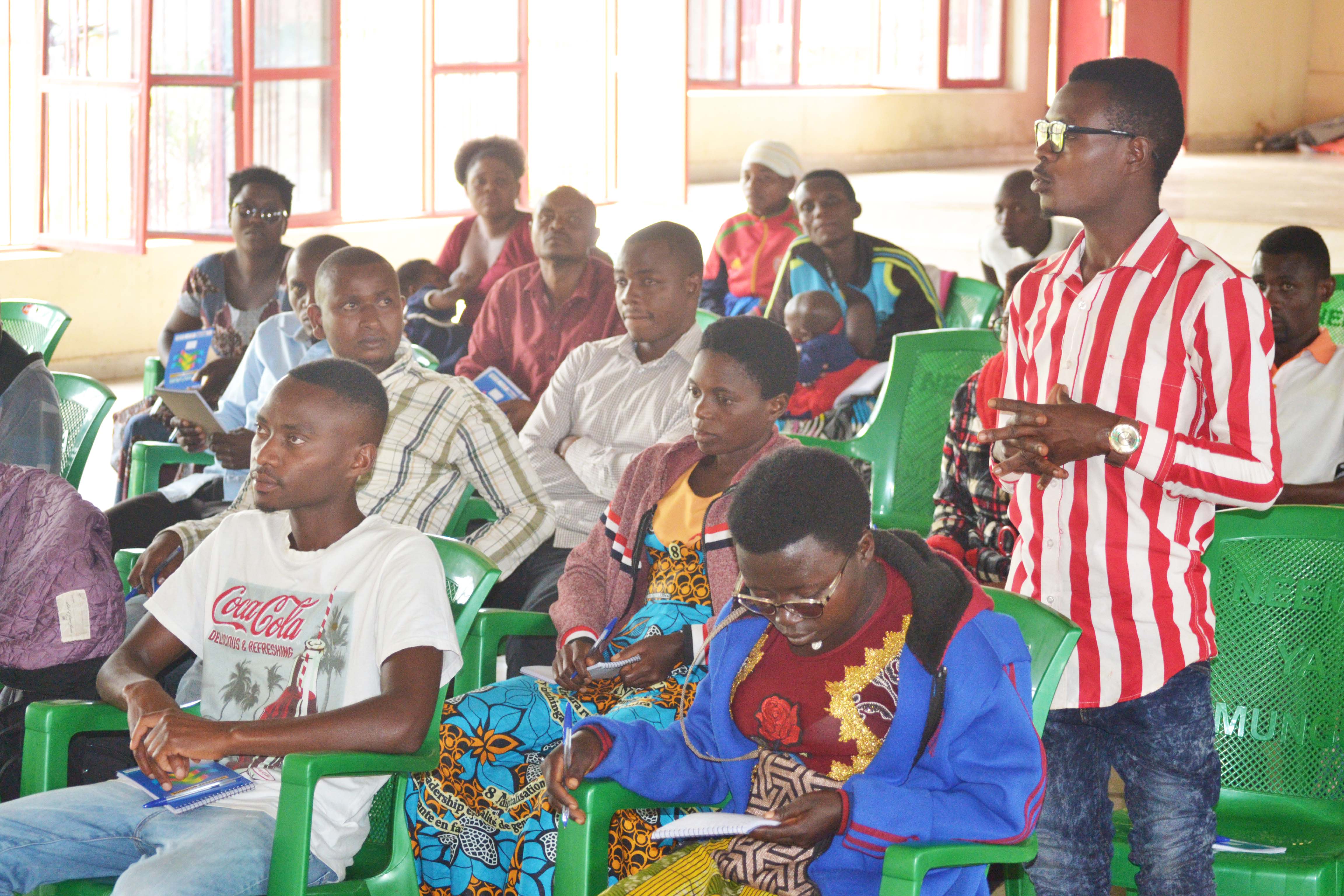 Formation des jeunes affiliés aux partis politiques, bénéficiaires du projet Twuzuzanye dans les provinces de Makamba. 